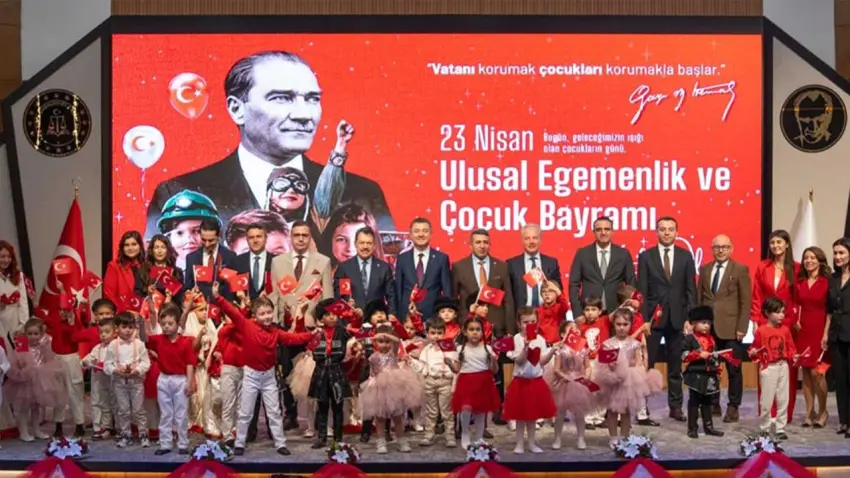 İzmir Adliyesi’nde 23 Nisan coşkusu haberinin görseli