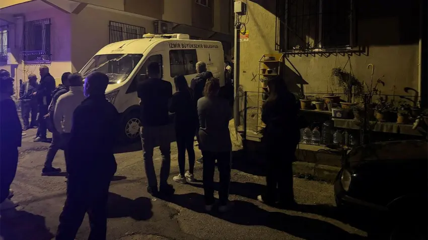İzmir’de kadın cinayeti: Eşinin tabancayla boğazından vurduğu kadın, öldü haberinin görseli