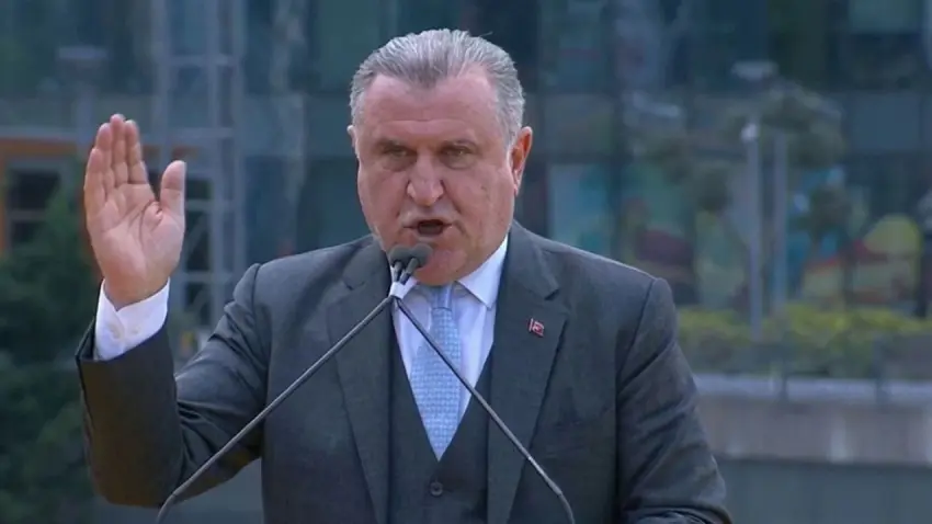 Spor Bakanı Bak’ın derbi öncesi ‘şampiyon cimbom’ sözü tepki çekti haberinin görseli