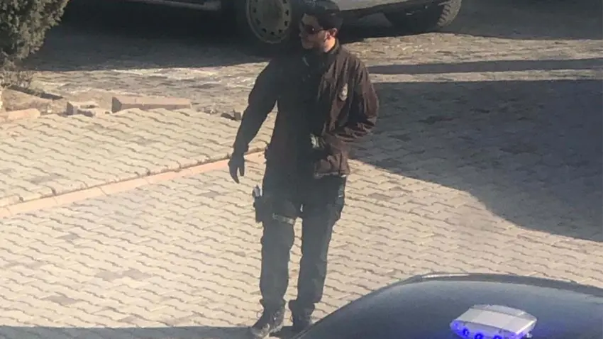 Gülistan Doku dosyasında valinin oğlundan çelişkili ifade: ‘Silahım yok’ demişti, kamuflajlı tabancalı fotoğrafı ortaya çıktı haberinin görseli