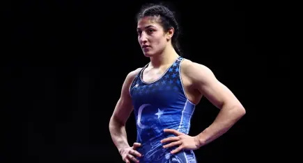 Milli güreşçi Elvira Süleyman Kamaloğlu’ndan gümüş madalya başarısı