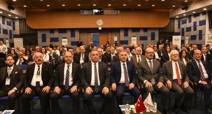 Vali Elban'dan Pamuk Zirvesi'nde kritik uyarı: "Düşüş hızlandı, yüzde 40 riski kapıda"