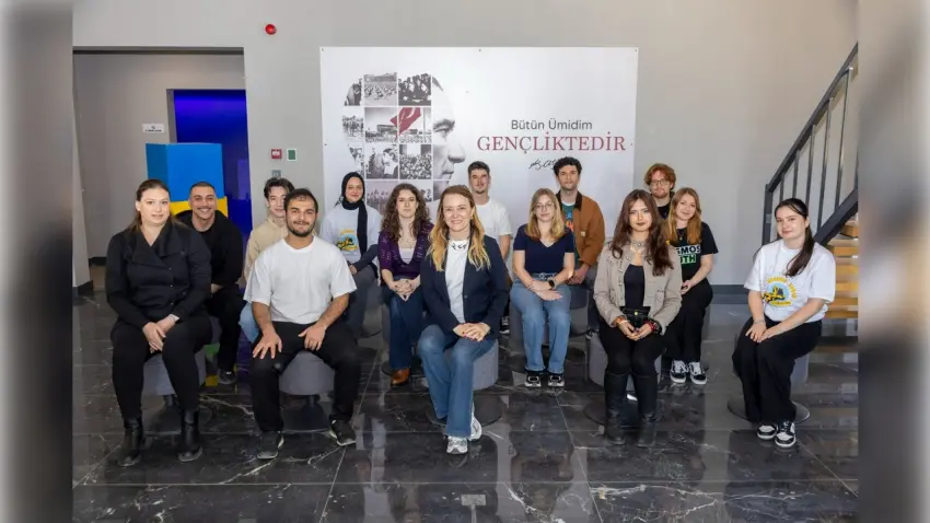 Başkan Mutlu gençlerle buluştu: Ferdi Zeyrek Gençlik Merkezi’ne tam not