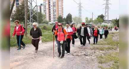 Çiğli nefes aldı: Doğada sağlık ve dostluk yürüyüşü