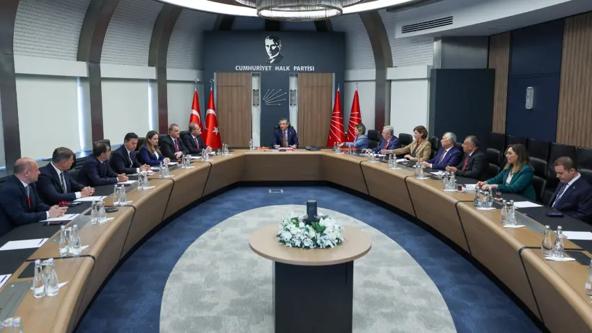 &ouml;zg&uuml;r &ouml;zel