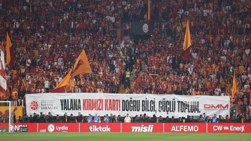 Dev derbide "Dezenformasyona" kırmızı kart! Ezeli rakiplerden anlamlı mesaj haberinin görseli