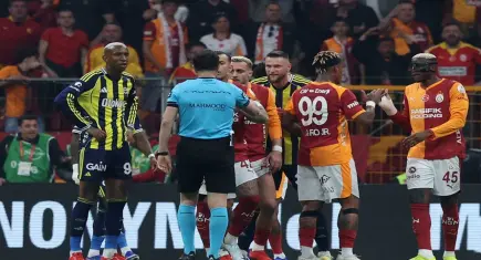 Dev derbide ik yarı 'Aslan'ın: Osimhen attı, RAMS Park inledi!