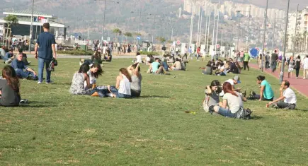 İzmir’de bahar sıcakları: Termometreler 26 dereceyi görecek