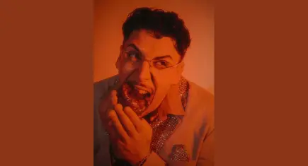 İzmir’de stand-up gecesi: Olay yeri inceleme sahnede