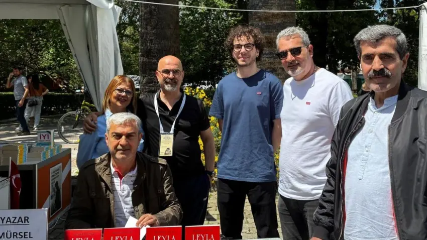 Mürsel Acay’ın savaş romanı Kitap Fuarı’nda okurlarıyla buluştu haberinin görseli