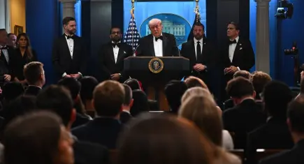 Washington’da hareketli dakikalar: Trump’ın katıldığı yemekte silah sesleri