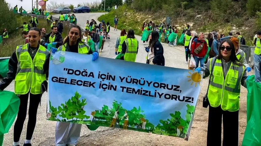 Bornova’da doğa için el ele: Çevre temizliği etkinliğine yoğun ilgi haberinin görseli