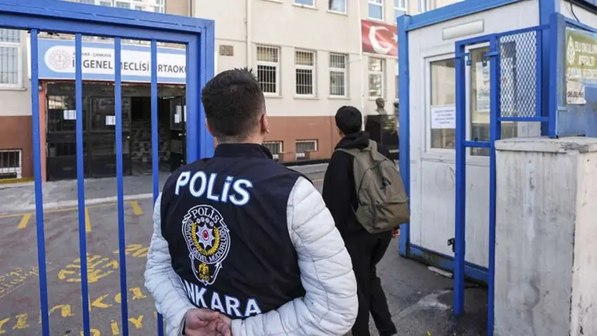 Eğitim-Sen: Okullarda yaşanan şiddet asayiş ve denetim odaklı değil, pedagojik yaklaşımla çözülmeli haberinin görseli