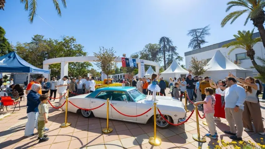 Geçmişin efsaneleri göz kamaştırdı: Mercedes-Benz ve Tofaş aynı sergide haberinin görseli