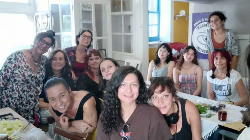 Kadın Savunması’ndan İzmir’de Feminist Dostluk Atölyesi çağrısı haberinin görseli