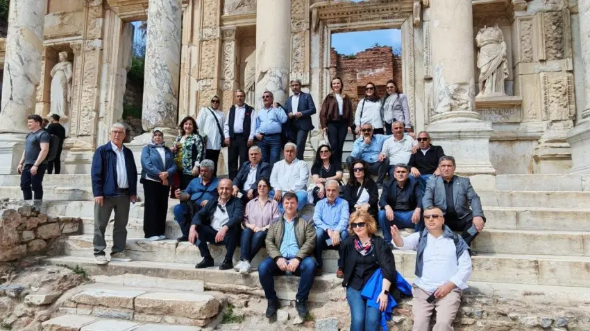 Bornova muhtarlarına Efes ve Şirince motivasyon gezisi düzenlendi