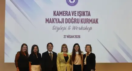 Gila Benezra’dan öğrencilere makyaj eğitimi