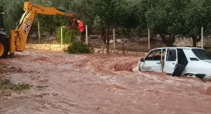 Adana’da sel felaketi: Kayıp gencin cansız bedeni bulundu