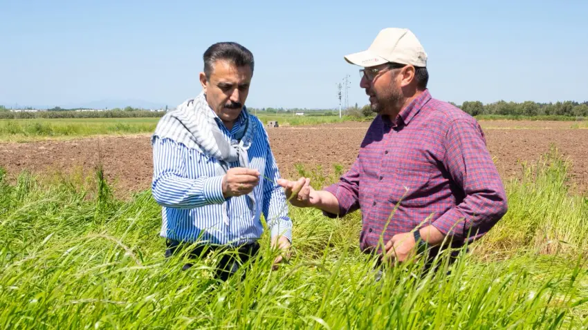 Başkan Kırgöz traktör başında: “Bereketli bir sezon olsun” haberinin görseli