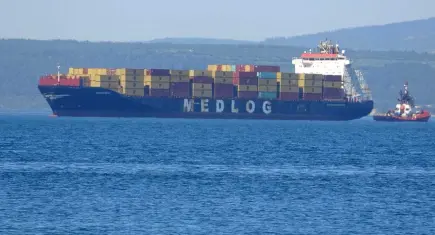 Çanakkale Boğazı çift yönlü gemi trafiğine kapatıldı