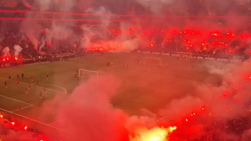 Galatasaray’dan gövde gösterisi: Açık antrenmana 40 bin taraftar geldi haberinin görseli