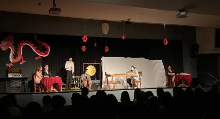 İEÜ’de perdeler genç tiyatrocular için açıldı