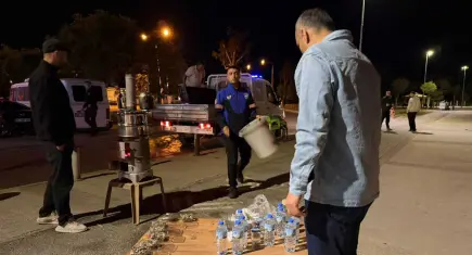 İnciraltı sahilinde seyyar satıcılara denetim