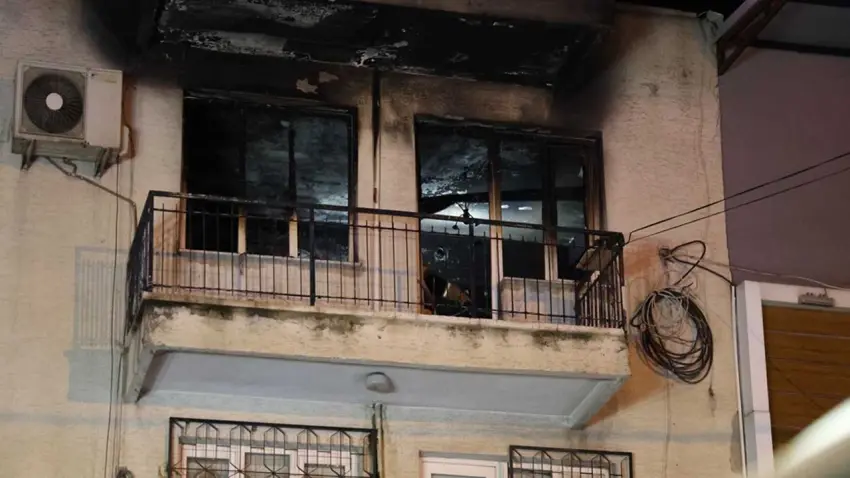 İzmir’de ev yangını faciası: Baba öldü, engelli oğlu yaşam savaşı veriyor