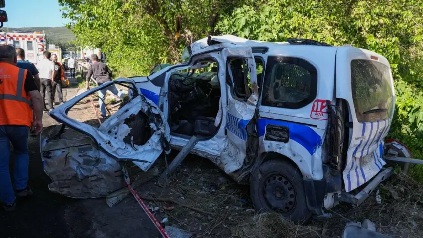 İzmir'deki kazada yaralanan polis memuru şehit oldu haberinin görseli
