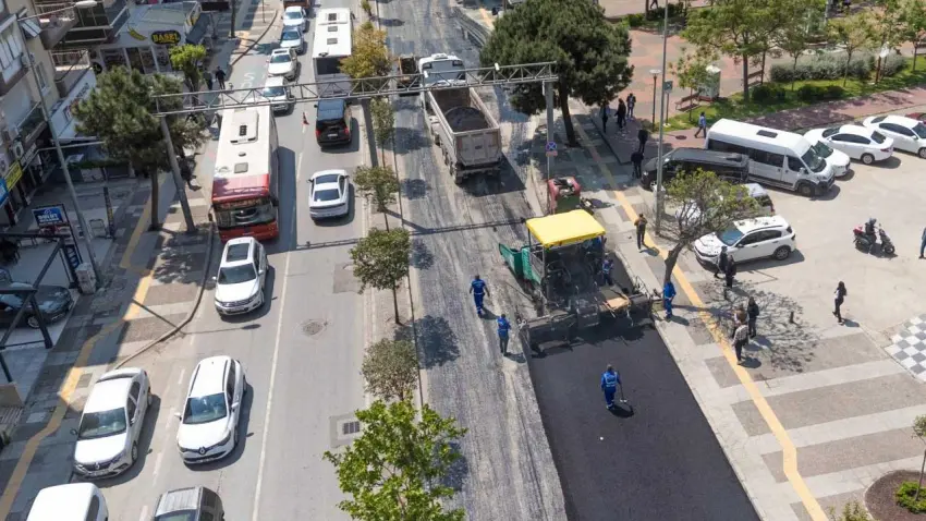 Karşıyaka Girne Bulvarı’nda yenileme çalışması başladı haberinin görseli