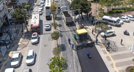 Karşıyaka Girne Bulvarı’nda yenileme çalışması başladı