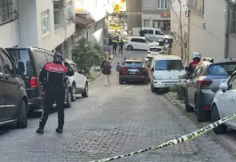 Sokak ortasında kurşun yağmuru: Okul polisi ve gençlerin kavgasında esnaf vuruldu