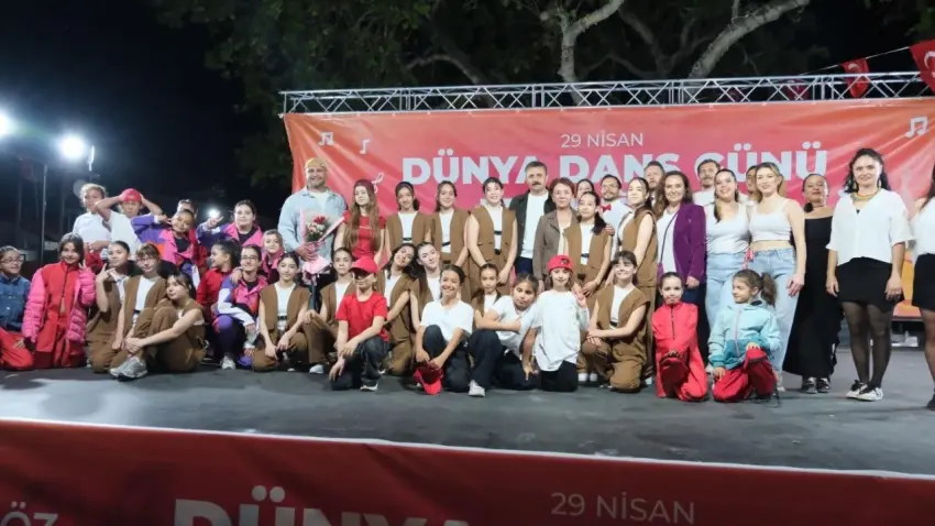 Dikili’de Dünya Dans Günü’nde yeni sanat merkezi müjdesi haberinin görseli