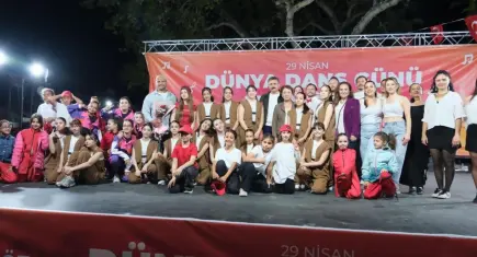 Dikili’de Dünya Dans Günü’nde yeni sanat merkezi müjdesi