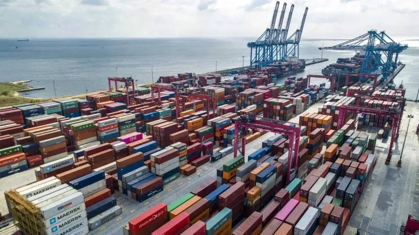 Dış ticaret açığında keskin artış: Mart ayında yüzde 56 büyüdü haberinin görseli