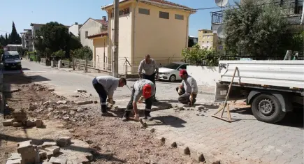 Kemalpaşa’da yol seferberliği: 4 bin ton asfalt hedefi