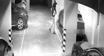 Otoparkta büyük soygun: Kasklı hırsızın planı tutmadı