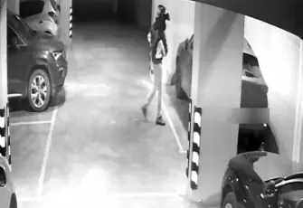 Otoparkta büyük soygun: Kasklı hırsızın planı tutmadı