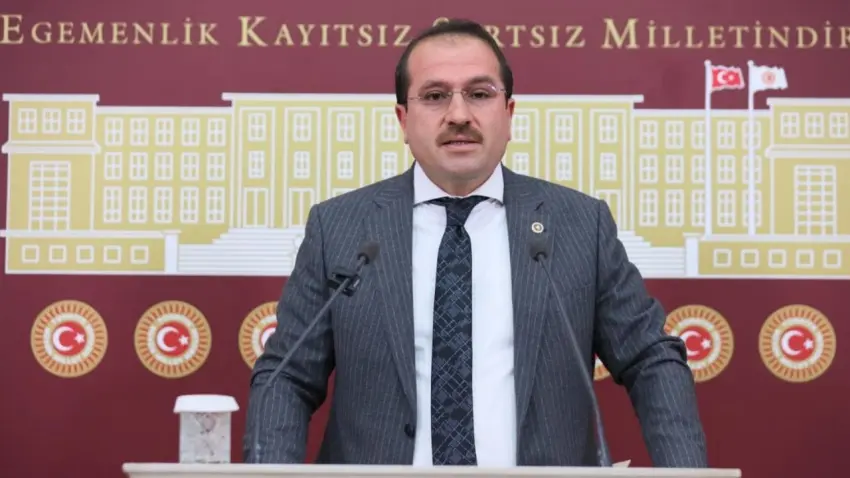 Yaşar Kırkpınar: İzmir yönetimi sorunları çözemiyor haberinin görseli