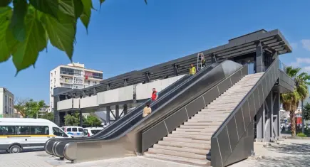 Yeni Girne Yaya Üst Geçidi hizmette