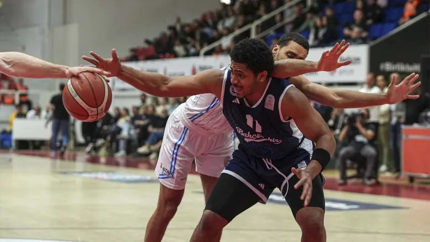 Aliağa Petkimspor evinde Bahçeşehir Koleji’ne mağlup: 76-95 haberinin görseli