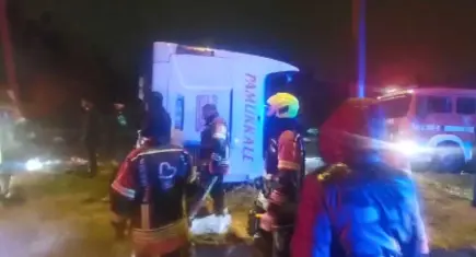 Balıkesir'de yolcu otobüsü devrildi: Çok sayıda ölü ve yaralı var