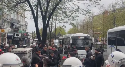 Beşiktaş'ta izinsiz gösteriye polis müdahale etti: Gözaltılar var