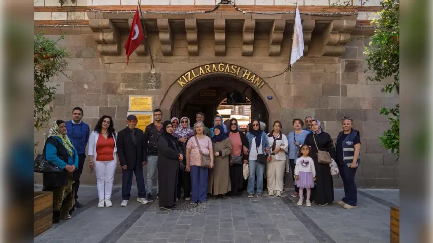 Büyükşehir’den emeklilere özel gezi programı haberinin görseli