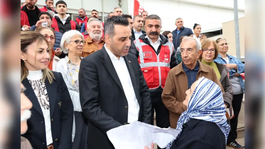 Çiğli’de 1 Mayıs coşkusu: Başkan Yıldız emekçilerle omuz omuza haberinin görseli