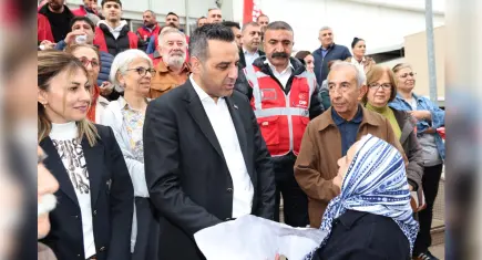 Çiğli’de 1 Mayıs coşkusu: Başkan Yıldız emekçilerle omuz omuza