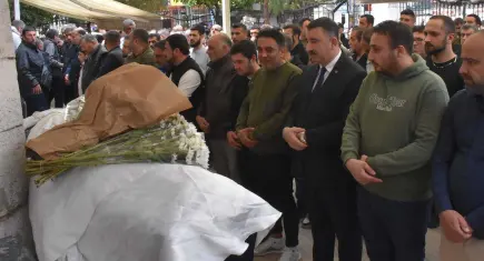 Genç Hatice’ye hüzünlü veda: Gelinlikle uğurlandı