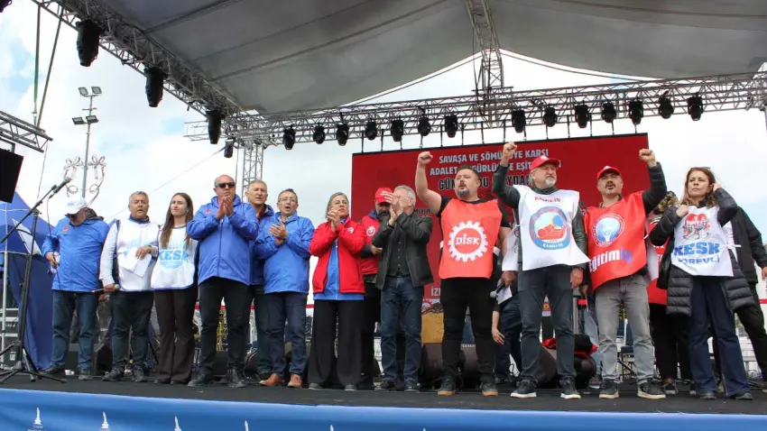 İzmir’de 1 Mayıs’ta ortak ses: Emeğe adalet çağrısı haberinin görseli