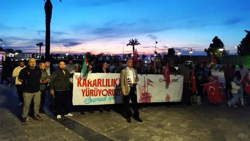 İzmir’de İsrail'in Küresel Sumud Filosu’na saldırısı protesto edildi haberinin görseli
