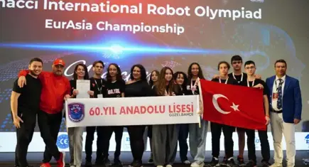 İzmirli gençlerin "Sıfırdan" zirveye yolculuğu: Roma’daki dünya finallerinde Türkiye’yi temsil edecekler!